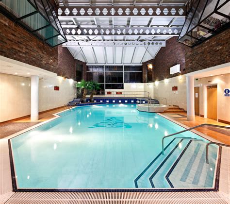 cheap hotels bolton area